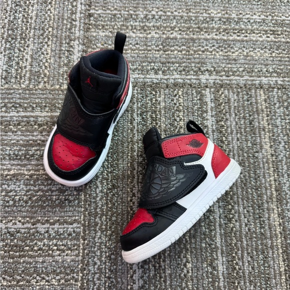 Jordan | Toddler Shoes 7C 
Used in good condition 
Come as pictured - Picture 1 of 4